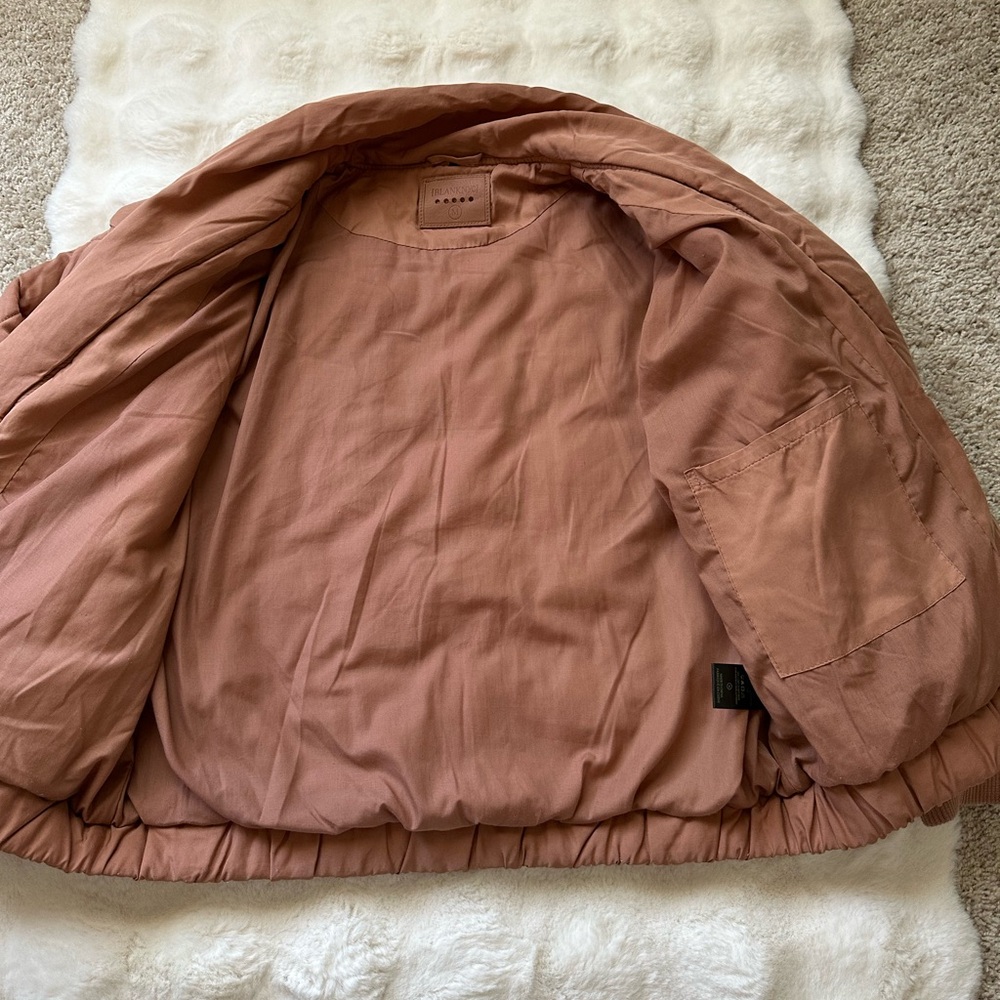 Cozy Blank NYC Women's Quilted Puffer Jacket - M. - Picture 4 of 11